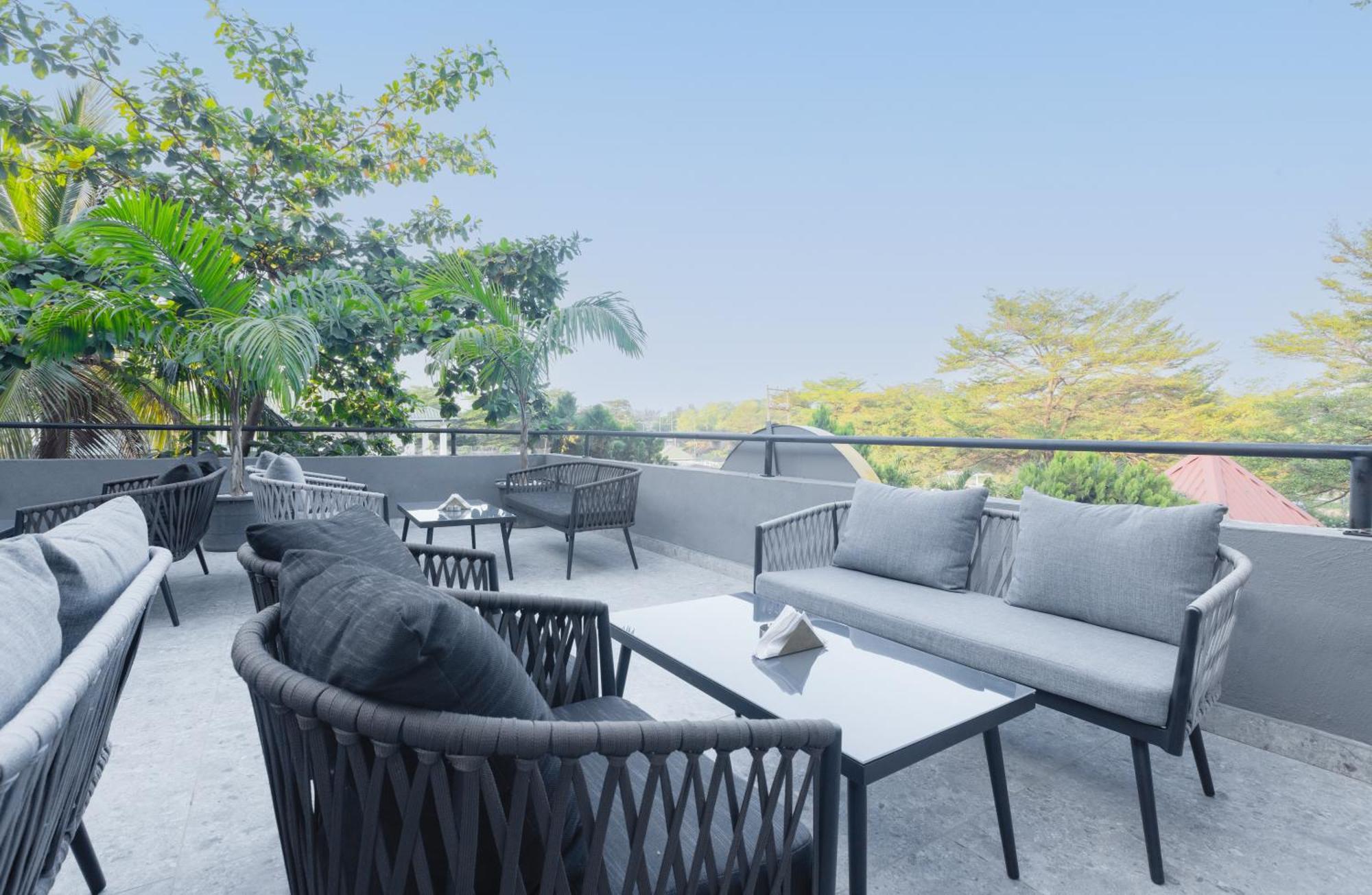 Tree House Boutique Hotel Abuja Buitenkant foto
