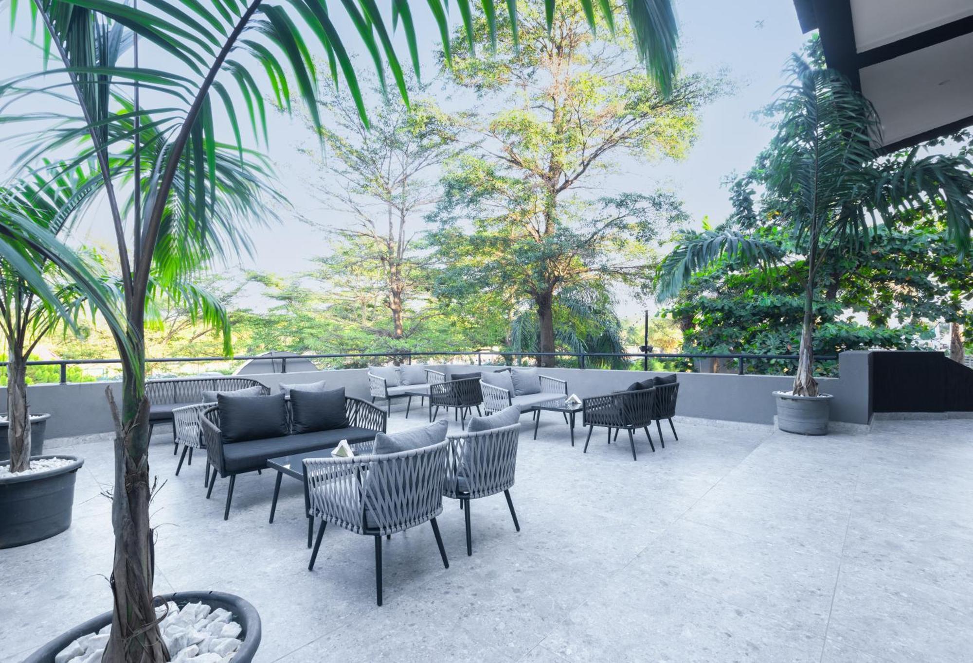 Tree House Boutique Hotel Abuja Buitenkant foto